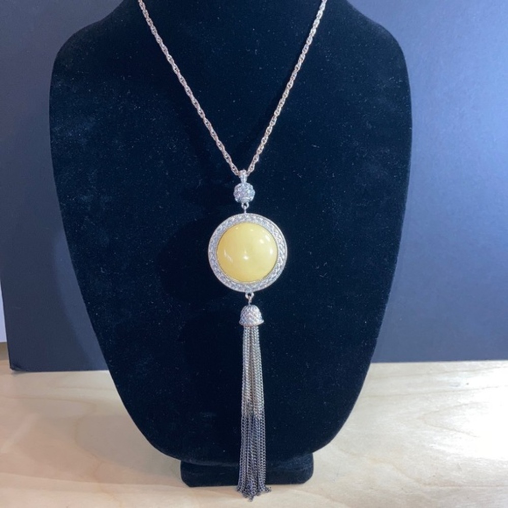 Lovely lemon cello colored stone pendant necklace w/ ombré silver tassel